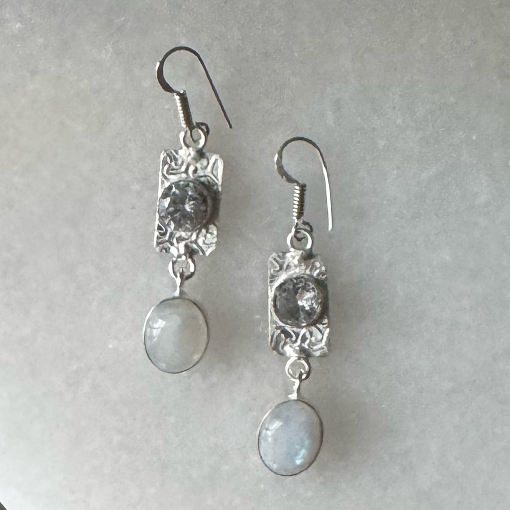 NWOT Sundance Sleepy Morning Earrings, Rainbow Moonstone, White Topaz
